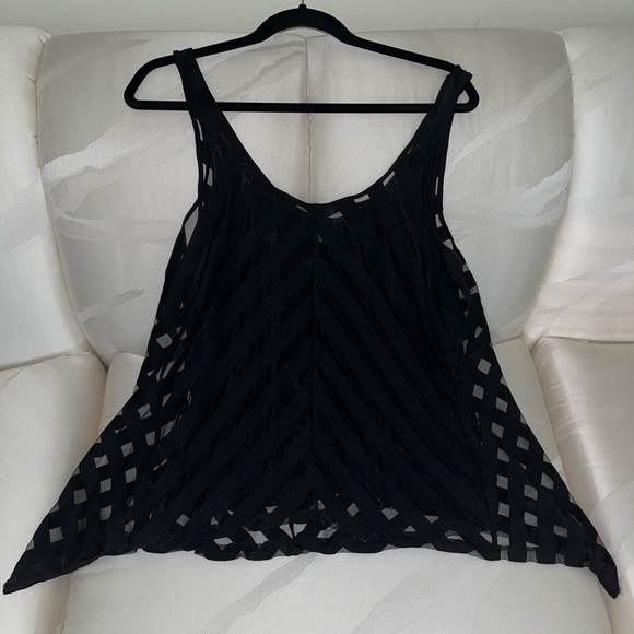 BUFFALO David Bitton Shark Bite tank w/Sheer Stripes - Picture 4 of 5